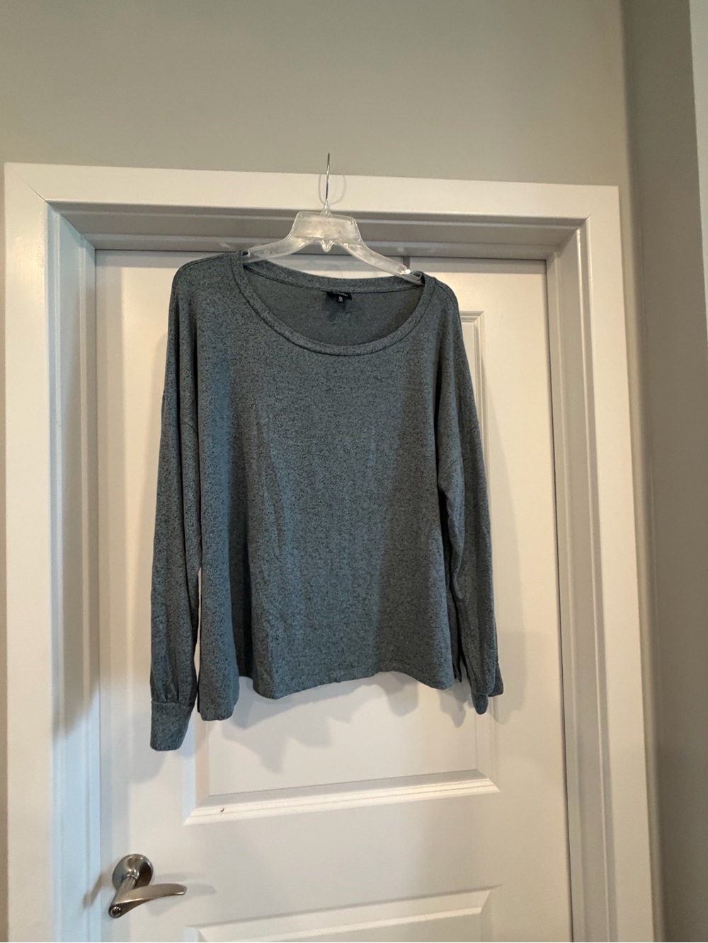 bobeau Blueish Gray Long Sleeve Scoop Neck Top